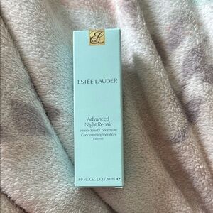 Estee Lauder Advanced Night Repair Serum - Light Blue